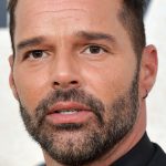 Denuncia Ricky Martin