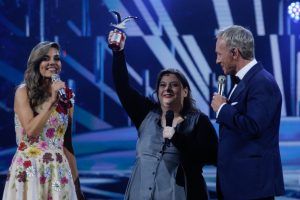 Laila roth recibe gaviota de plata