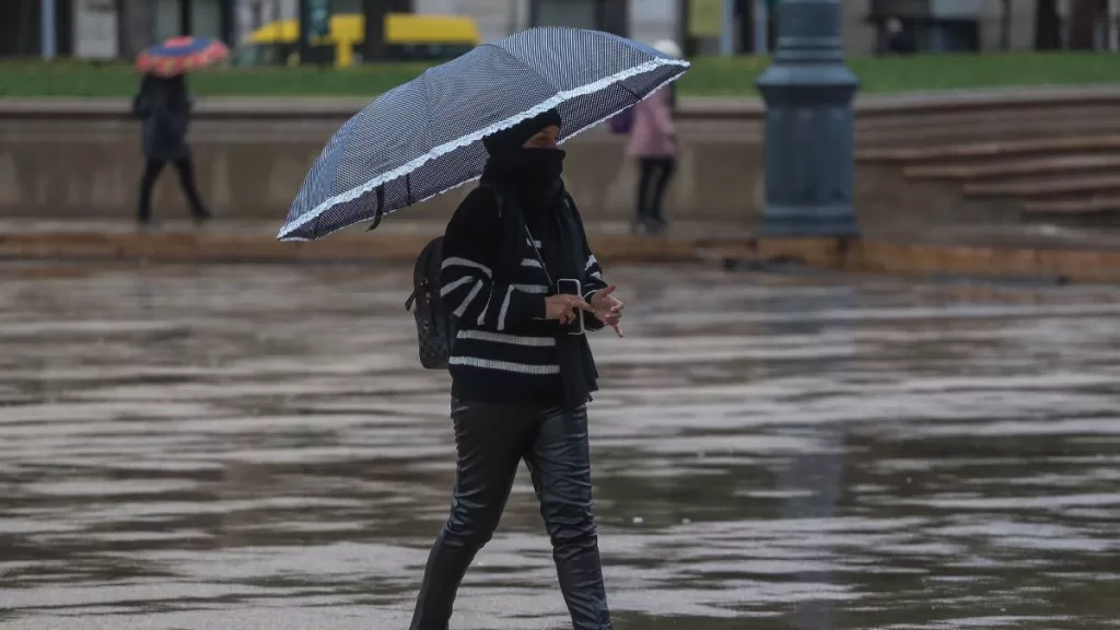 Lluvia En Santiago (2)