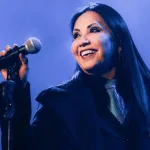 Ana Gabriel En Chile La Ídola Mexicana Superó Sus Problemas De Salud Y Deleitó Con Su Voz En El Movistar Arena (1)