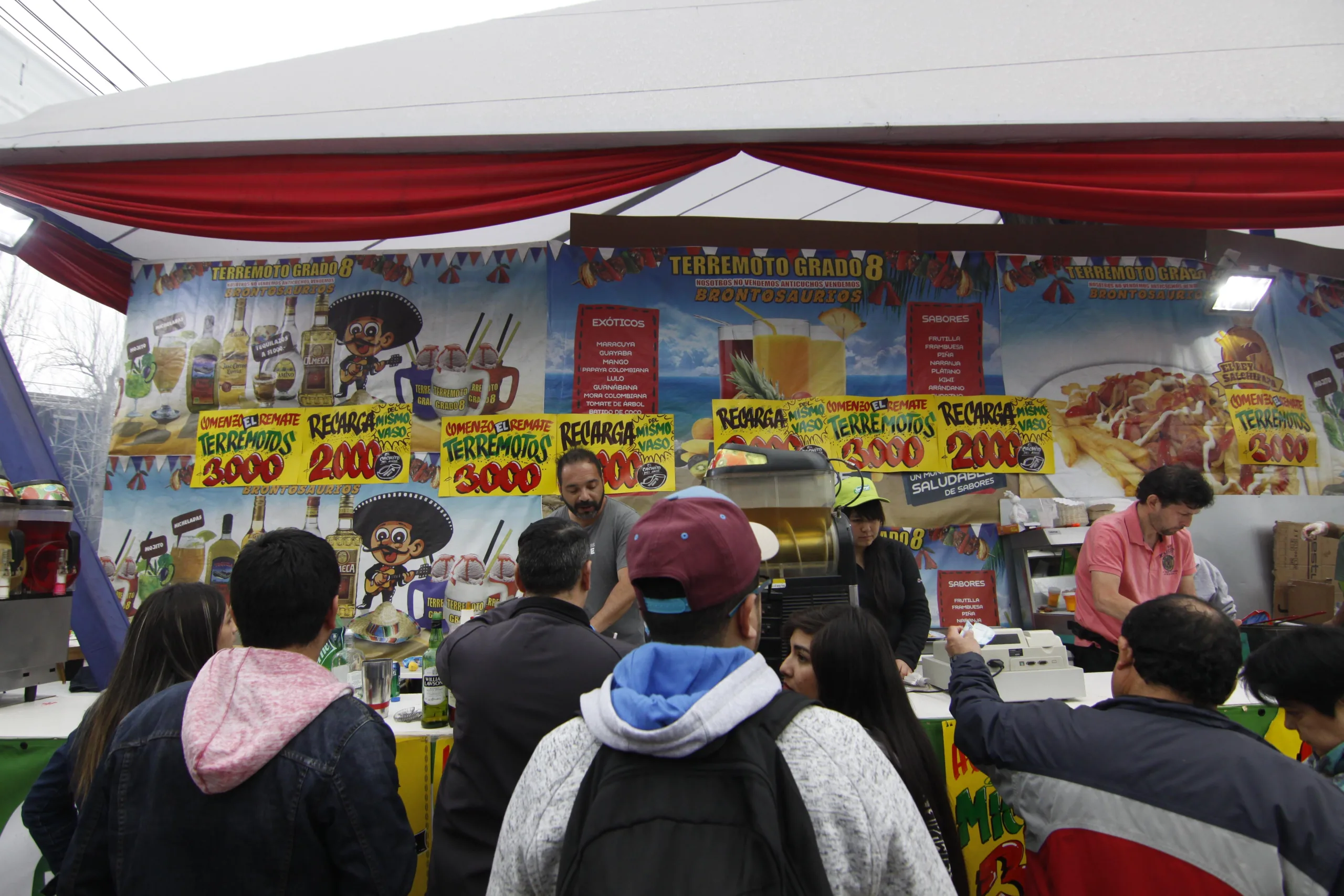 Fonderos Rematan Sus Productos En Fondas Del Parque O'Higgins