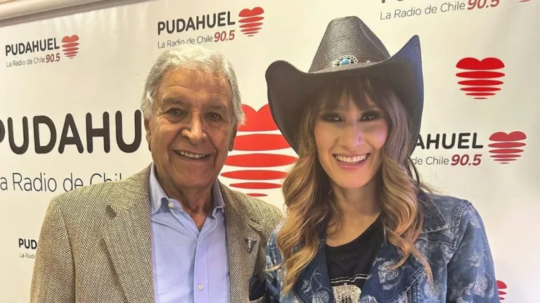 Hanna De Haash En La Radio De Chile