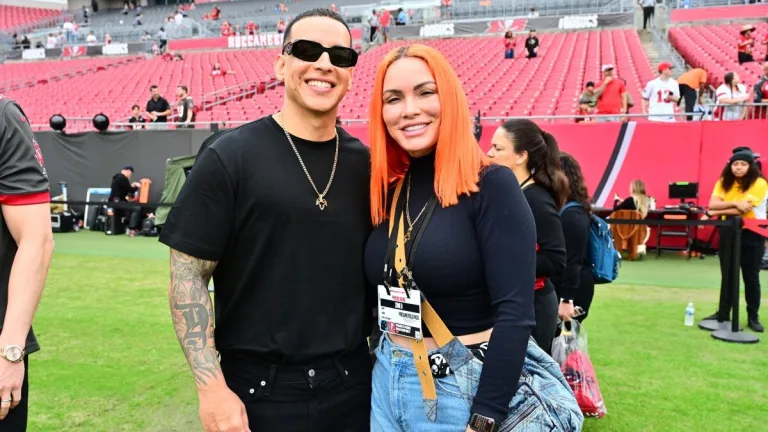 Habría Saqueado Su Compañía Daddy Yankee Demanda A Su Esposa Por Realizar Transferencias Por Más De 100 Millones